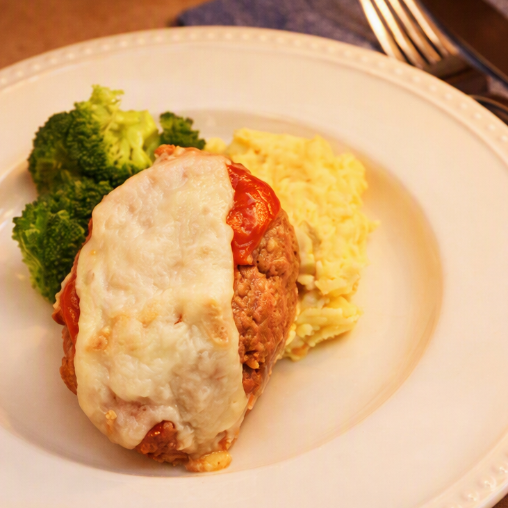 Mini Cheddar Meatloaf with Smashed Potatoes and Broccoli
