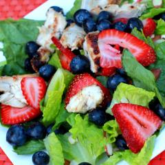 Spring Berry Salad with  Balsamic Vinaigrette (available with chicken) (GF)